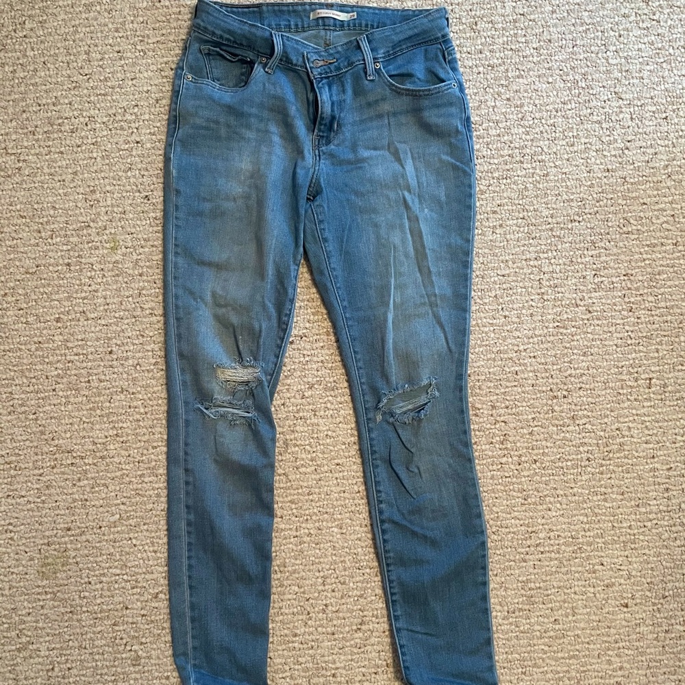 Size 29 Levi skinny jeans